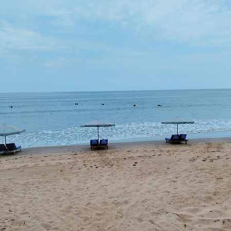 Berlian Inn Kuta Beach Esterno foto