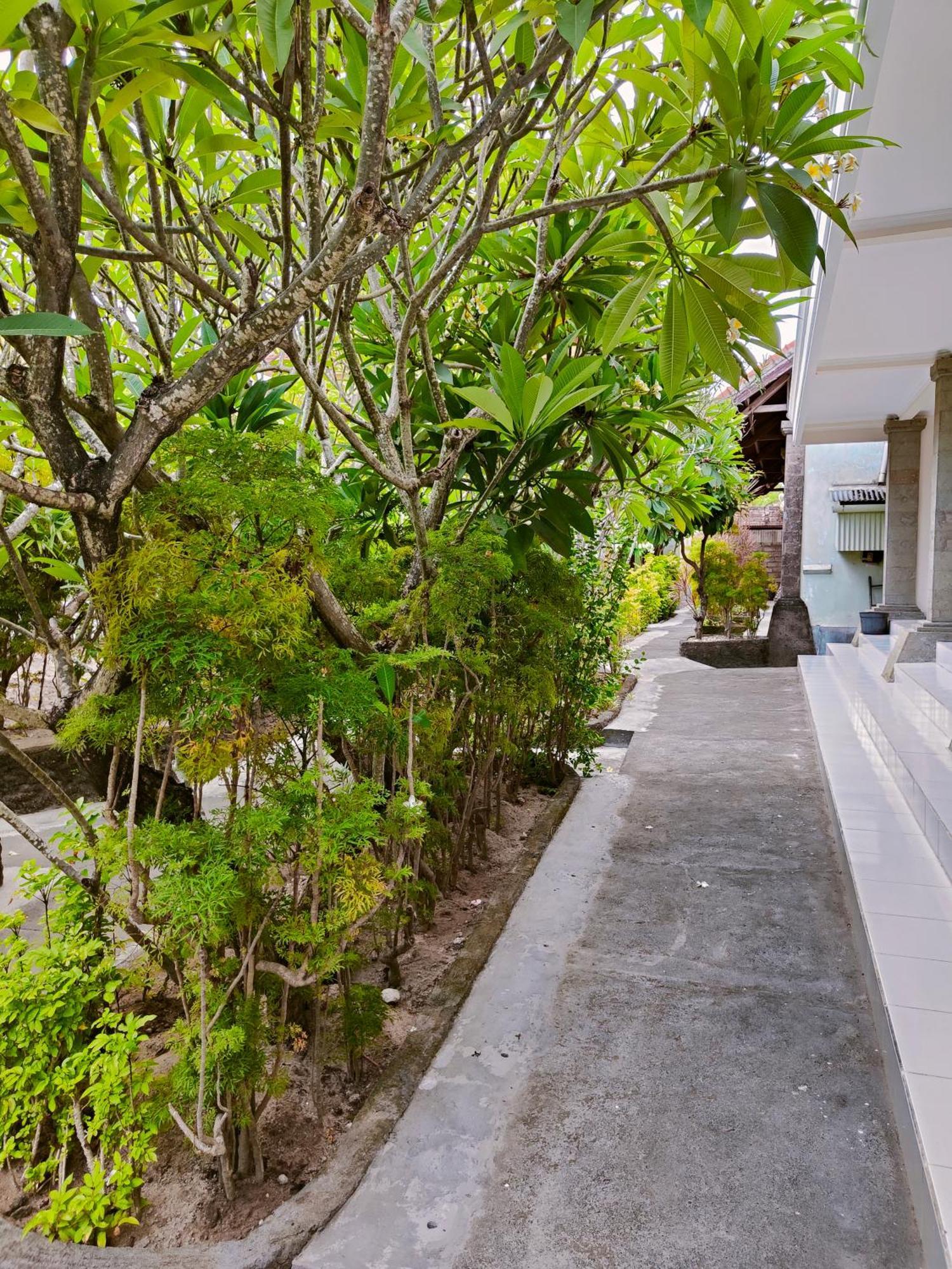 Berlian Inn Kuta Beach Esterno foto