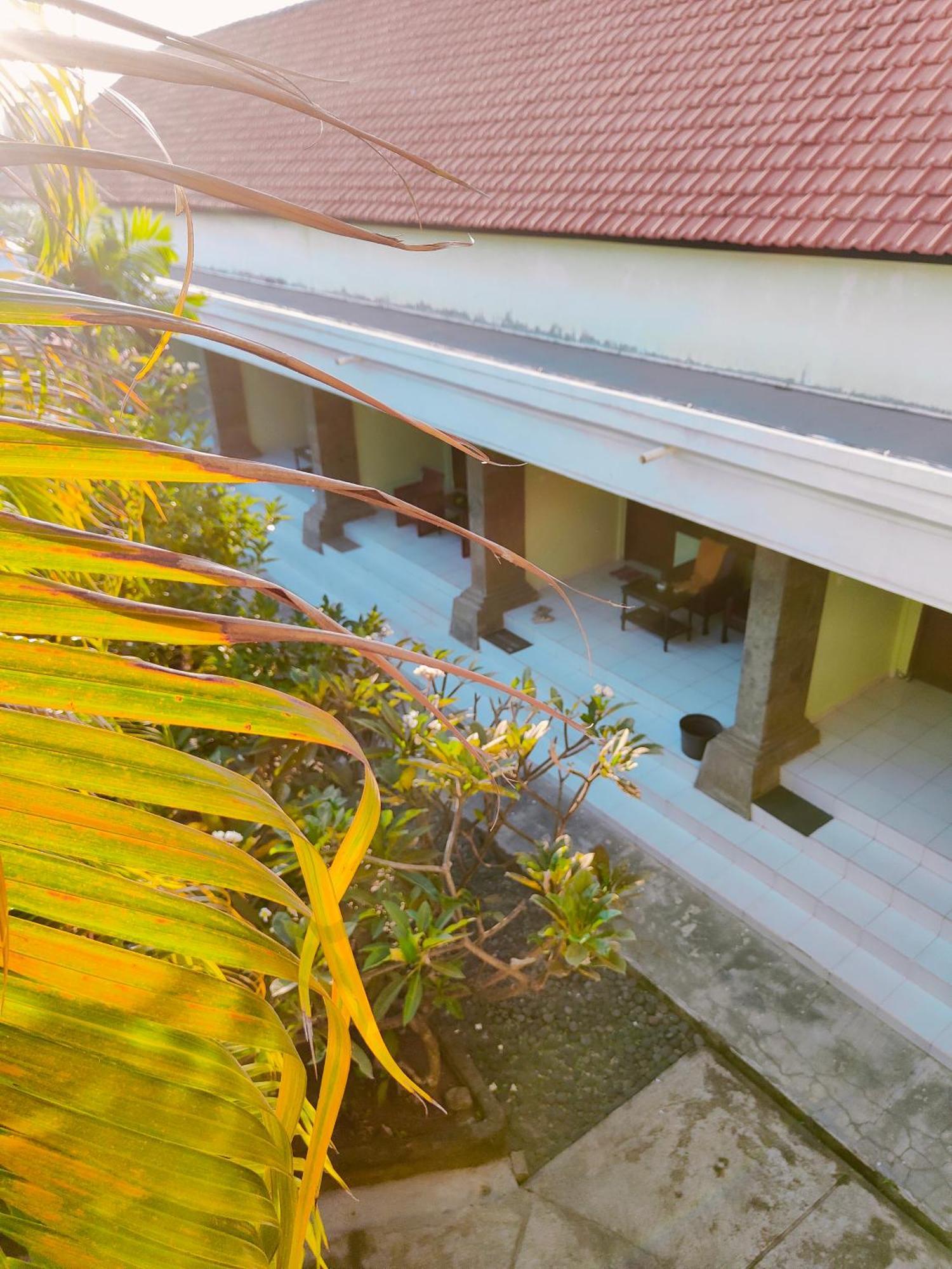 Berlian Inn Kuta Beach Esterno foto