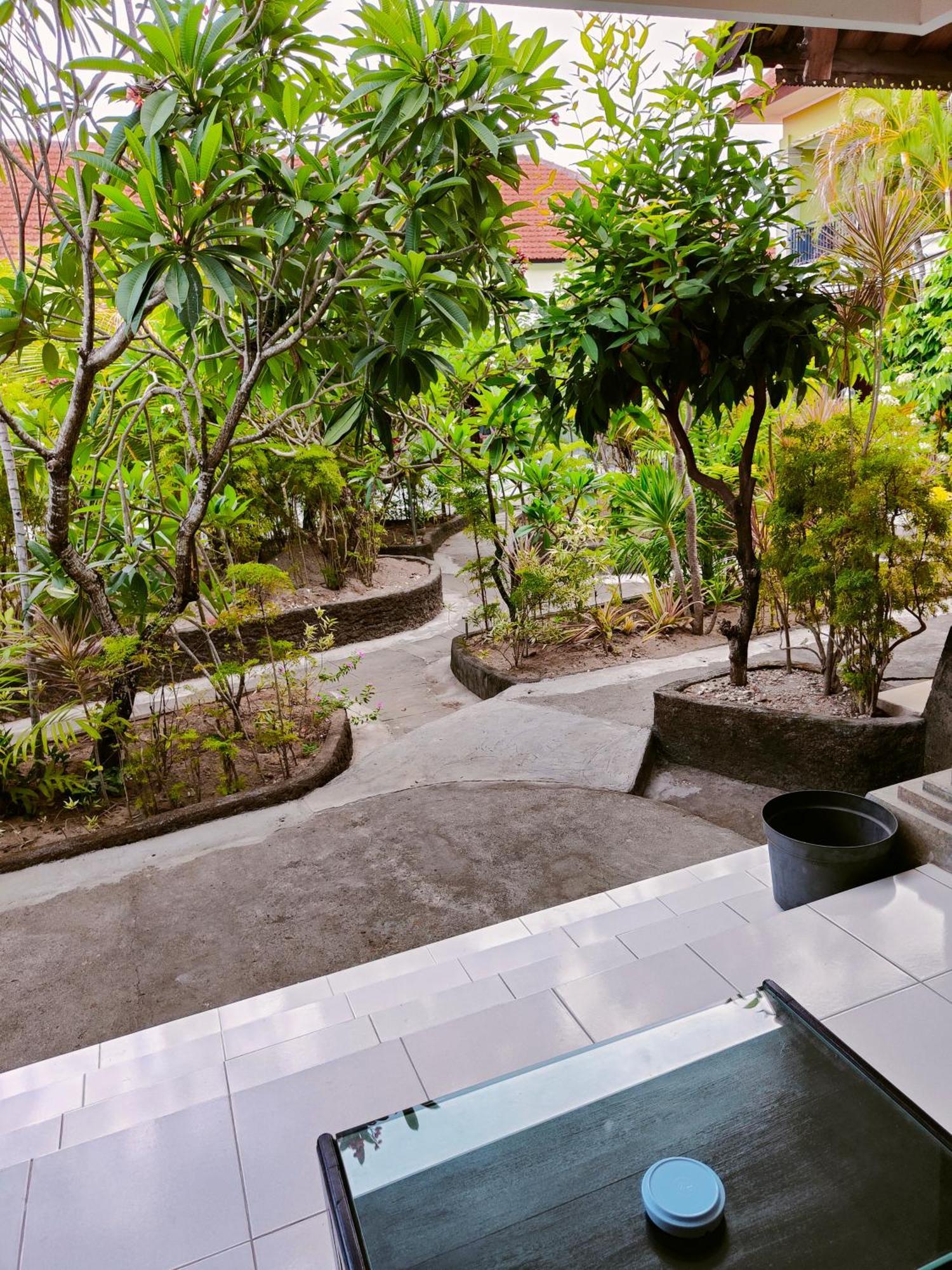 Berlian Inn Kuta Beach Esterno foto