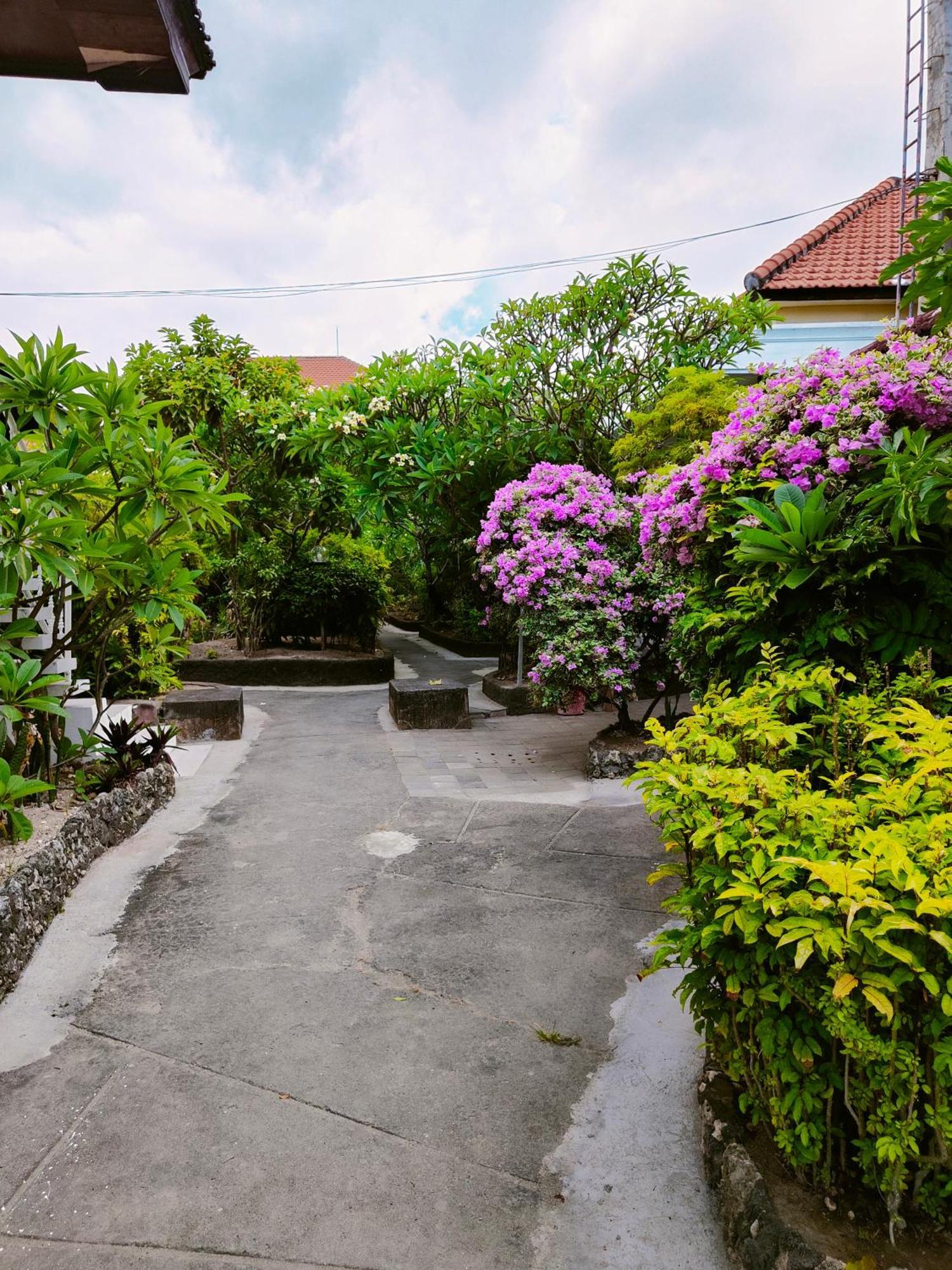 Berlian Inn Kuta Beach Esterno foto