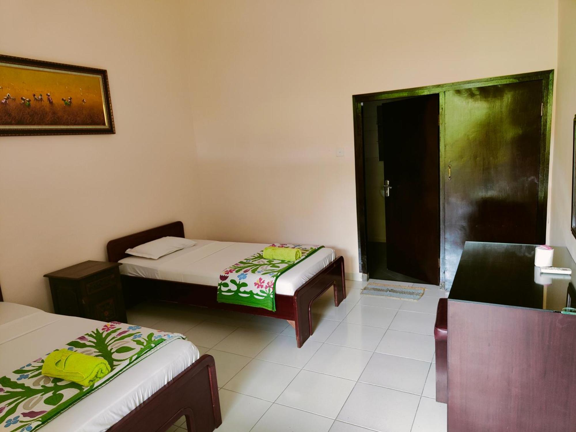Berlian Inn Kuta Beach Esterno foto