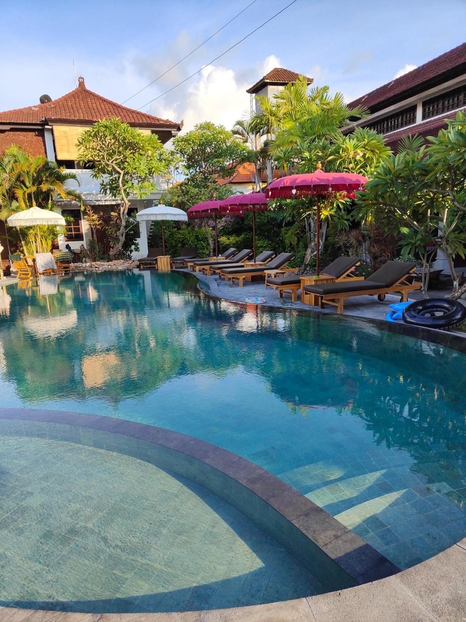 Berlian Inn Kuta Beach Esterno foto