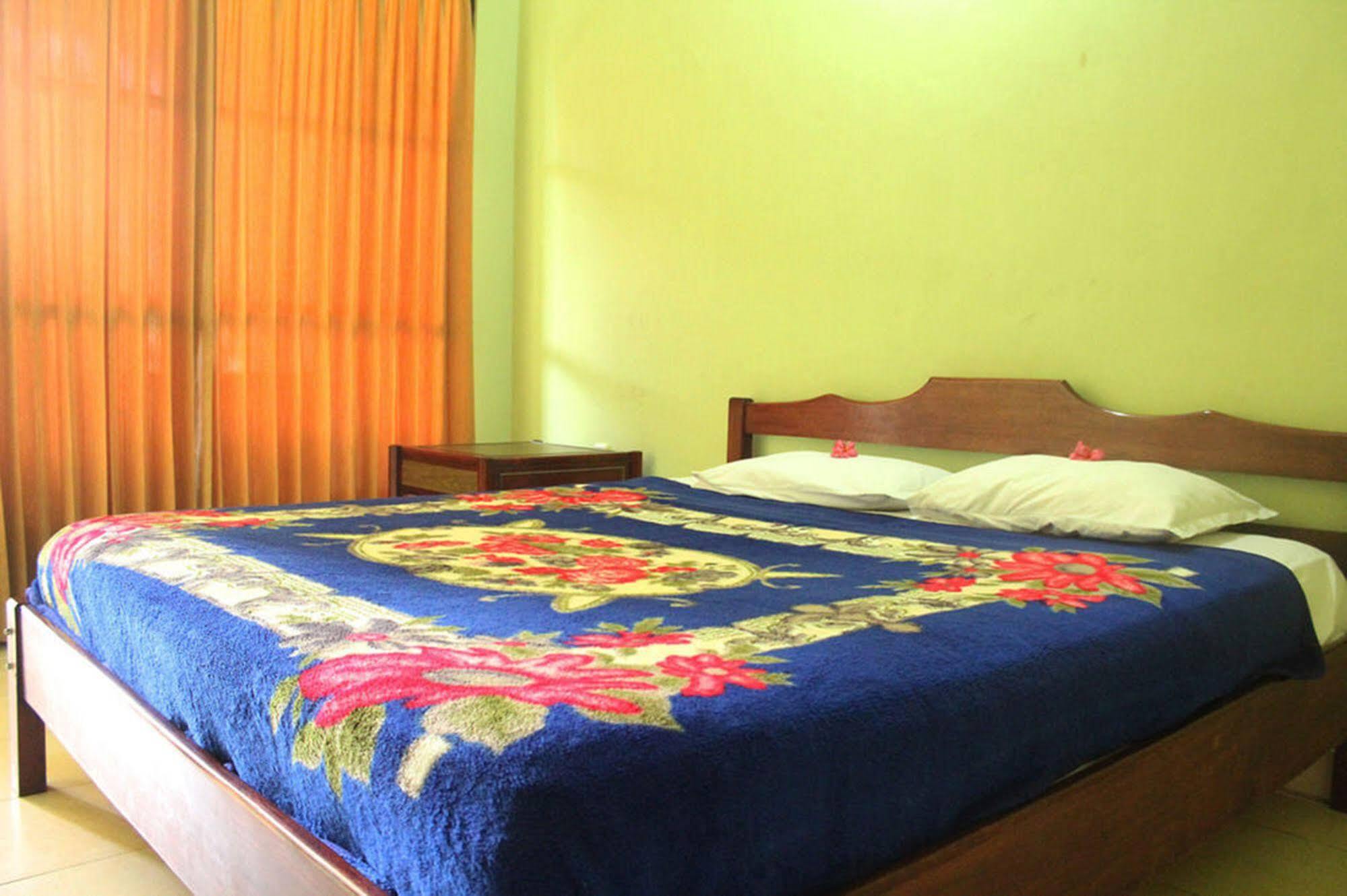 Berlian Inn Kuta Beach Esterno foto